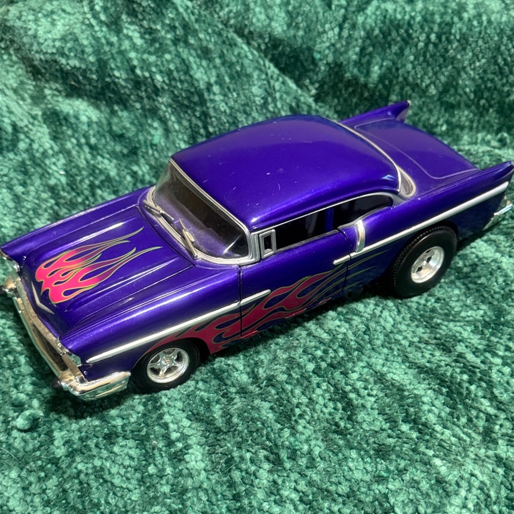 Hot Wheels Die Cast 57’ Car 1:18